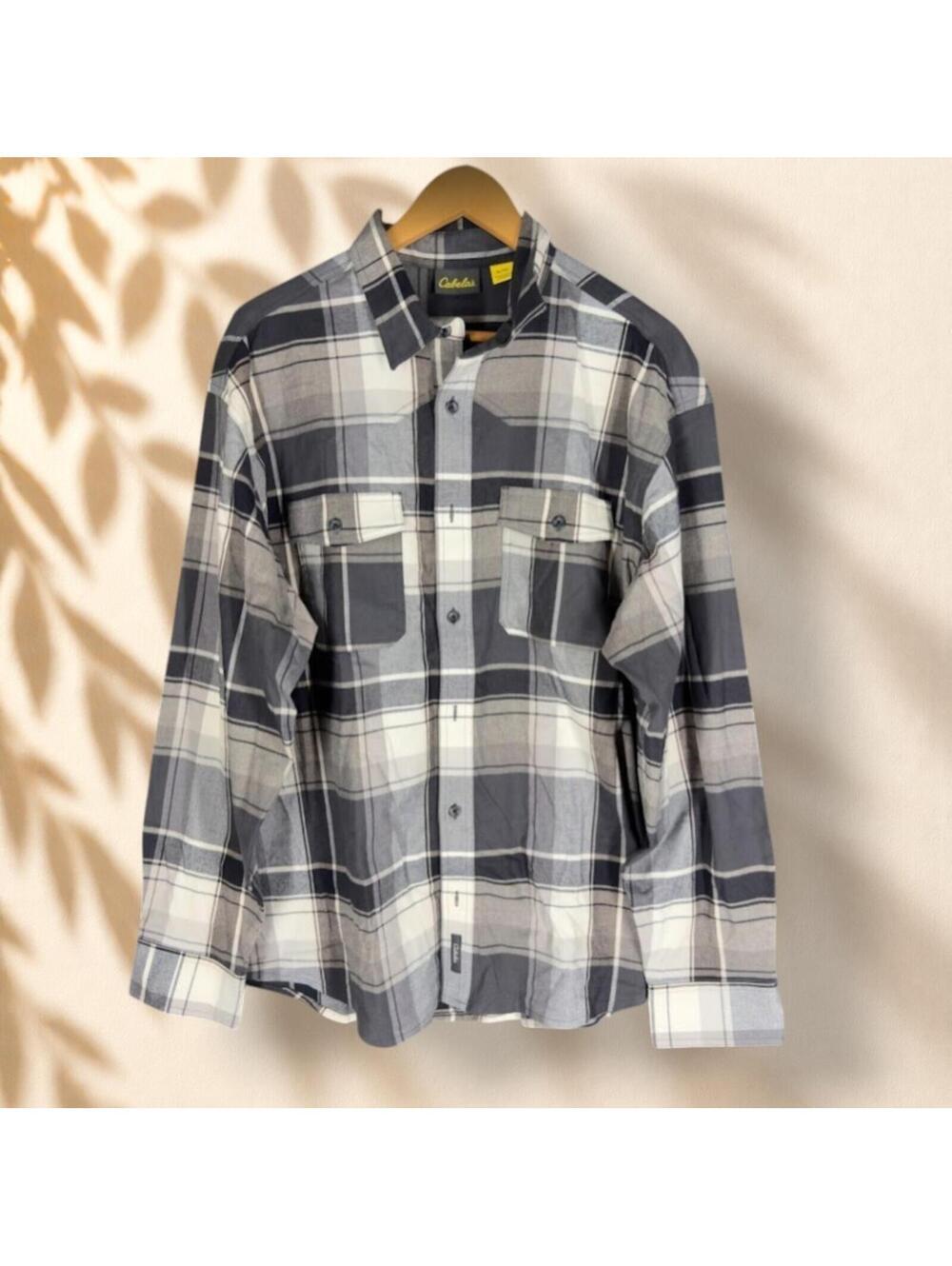 Cabela's Shirt Men XL Gray Plaid Button Up Collared Long Sleeve Pockets Cotton